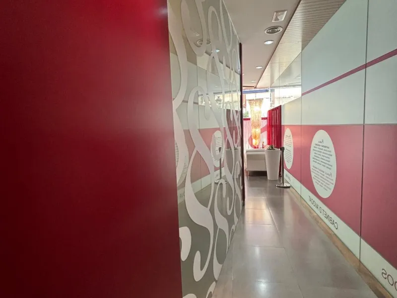Commercial - Office в продаже в Benalmadena, Málaga. В доме 1 спален и 1 ванных комнат. Площадь дома 170 м²