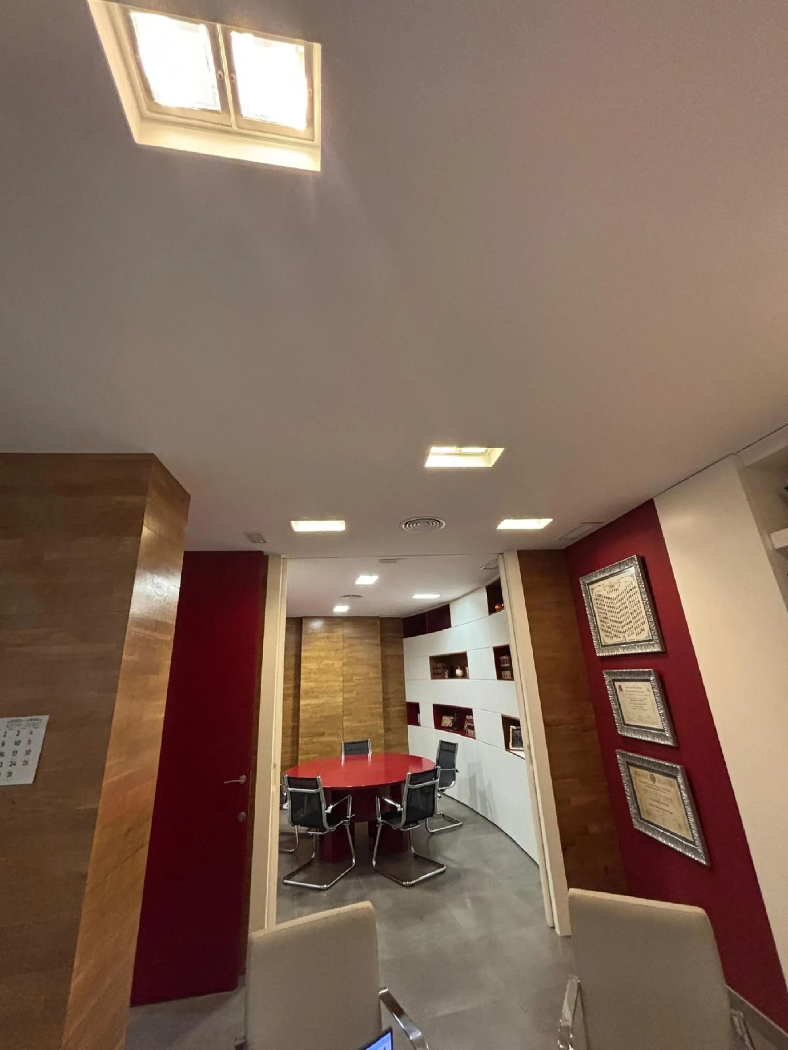 Commercial - Office в продаже в Benalmadena, Málaga. В доме 1 спален и 1 ванных комнат. Площадь дома 170 м²