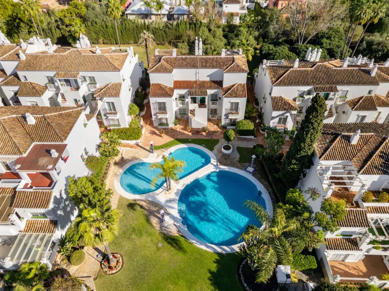 Located in the prestigious area of Nagüeles, Marbella, this elegant 3-bedroom, 3-bathroom duplex apartment occupies the first and second (top) floors of the sought-after Urb. Pueblo Bermejo, offering privacy, comfort, and an exceptional residential settin