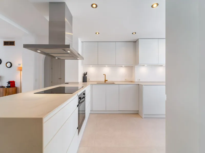 Located in the prestigious area of Nagüeles, Marbella, this elegant 3-bedroom, 3-bathroom duplex apartment occupies the first and second (top) floors of the sought-after Urb. Pueblo Bermejo, offering privacy, comfort, and an exceptional residential settin