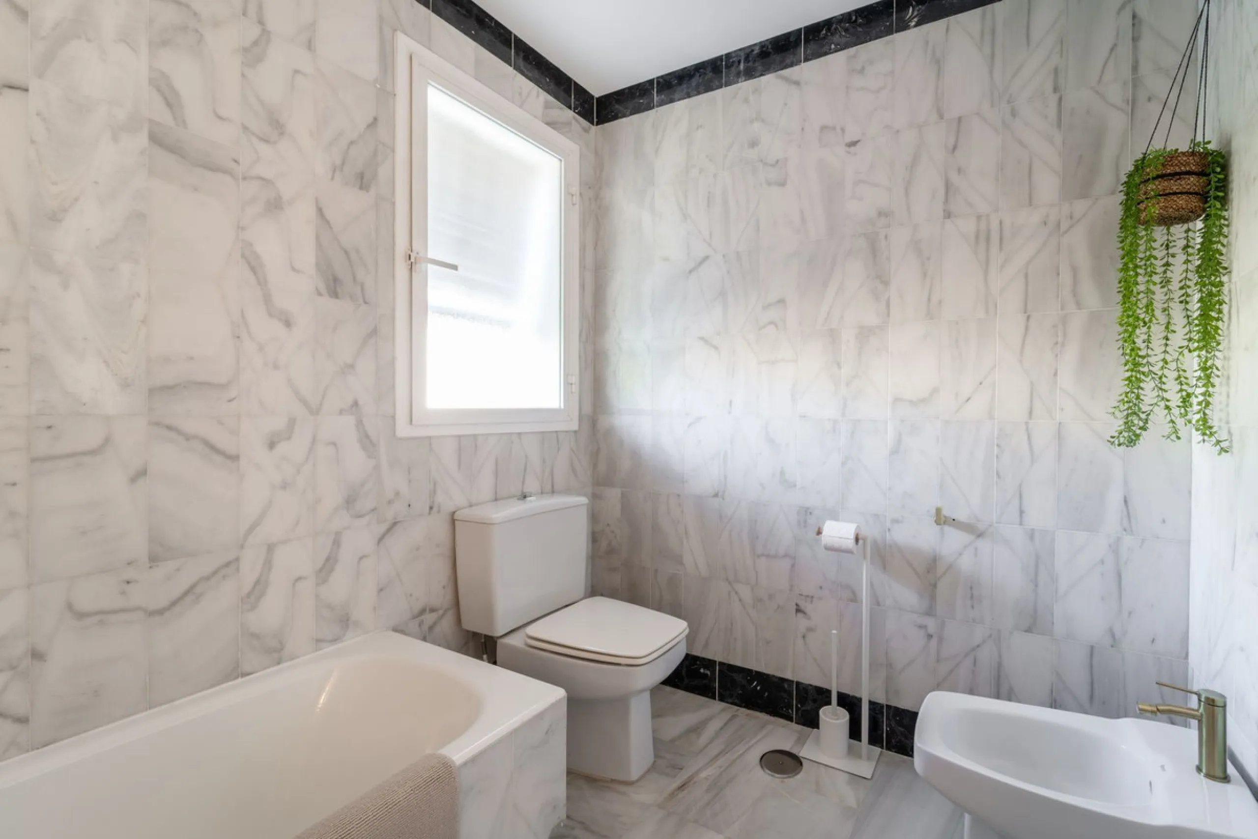 Located in the prestigious area of Nagüeles, Marbella, this elegant 3-bedroom, 3-bathroom duplex apartment occupies the first and second (top) floors of the sought-after Urb. Pueblo Bermejo, offering privacy, comfort, and an exceptional residential settin