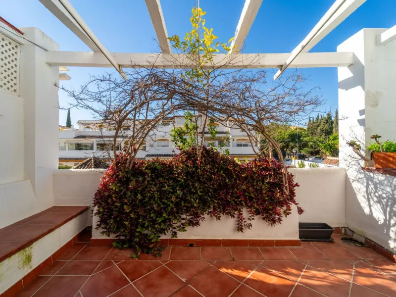 Located in the prestigious area of Nagüeles, Marbella, this elegant 3-bedroom, 3-bathroom duplex apartment occupies the first and second (top) floors of the sought-after Urb. Pueblo Bermejo, offering privacy, comfort, and an exceptional residential settin