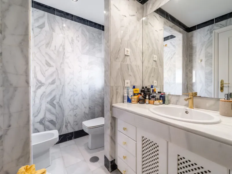Located in the prestigious area of Nagüeles, Marbella, this elegant 3-bedroom, 3-bathroom duplex apartment occupies the first and second (top) floors of the sought-after Urb. Pueblo Bermejo, offering privacy, comfort, and an exceptional residential settin