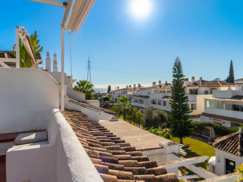 Located in the prestigious area of Nagüeles, Marbella, this elegant 3-bedroom, 3-bathroom duplex apartment occupies the first and second (top) floors of the sought-after Urb. Pueblo Bermejo, offering privacy, comfort, and an exceptional residential settin