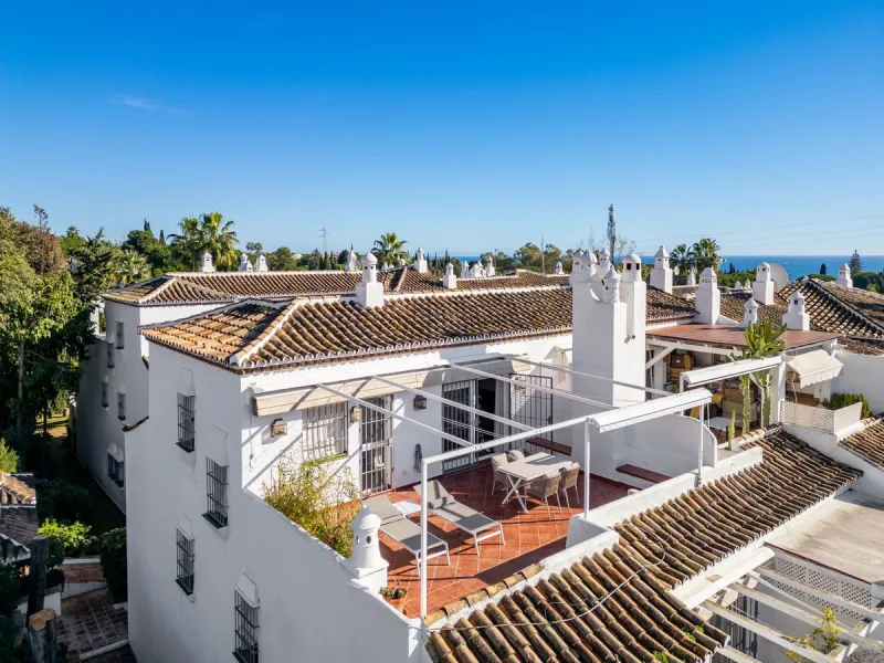 Located in the prestigious area of Nagüeles, Marbella, this elegant 3-bedroom, 3-bathroom duplex apartment occupies the first and second (top) floors of the sought-after Urb. Pueblo Bermejo, offering privacy, comfort, and an exceptional residential settin