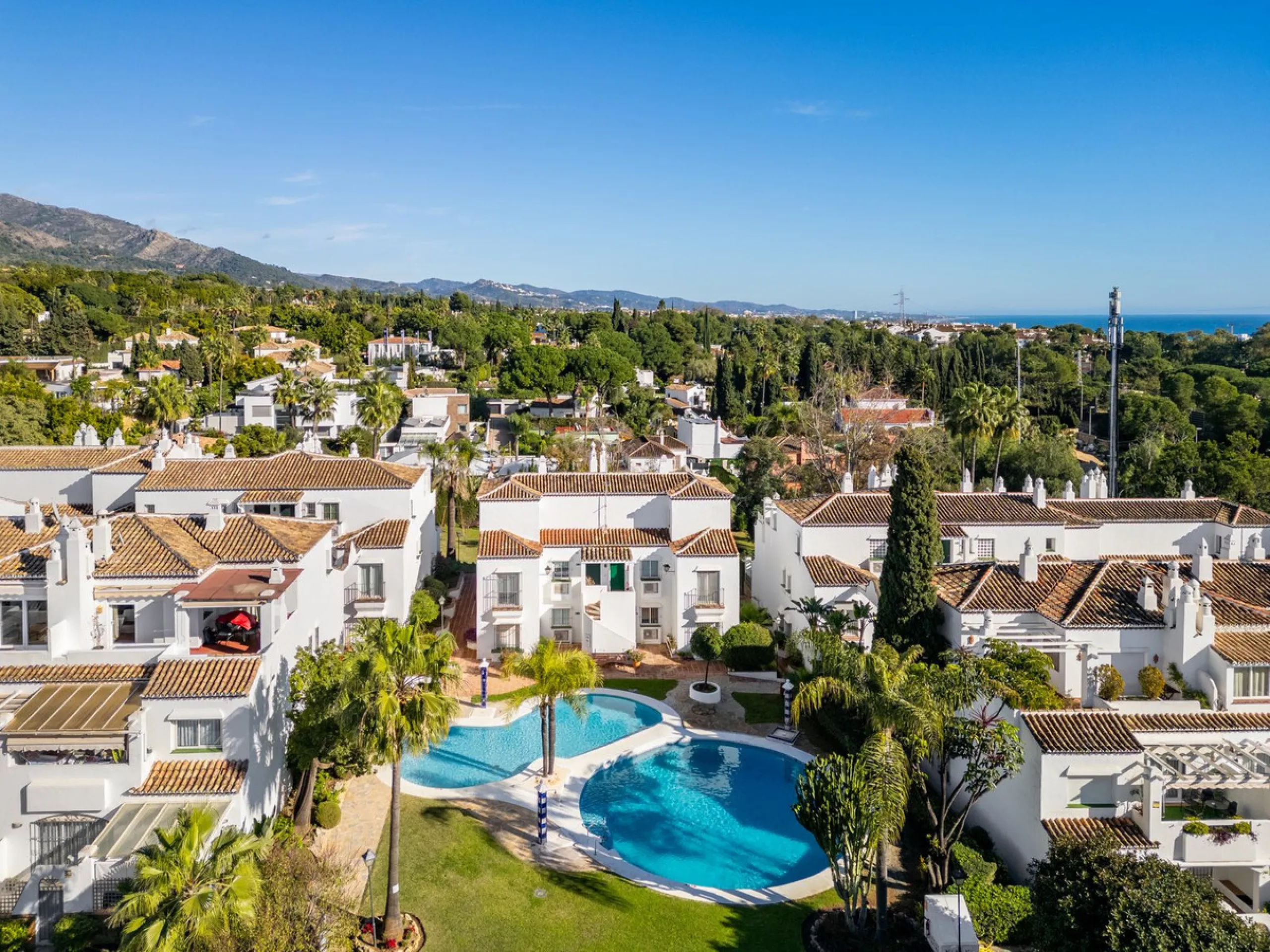 Located in the prestigious area of Nagüeles, Marbella, this elegant 3-bedroom, 3-bathroom duplex apartment occupies the first and second (top) floors of the sought-after Urb. Pueblo Bermejo, offering privacy, comfort, and an exceptional residential settin