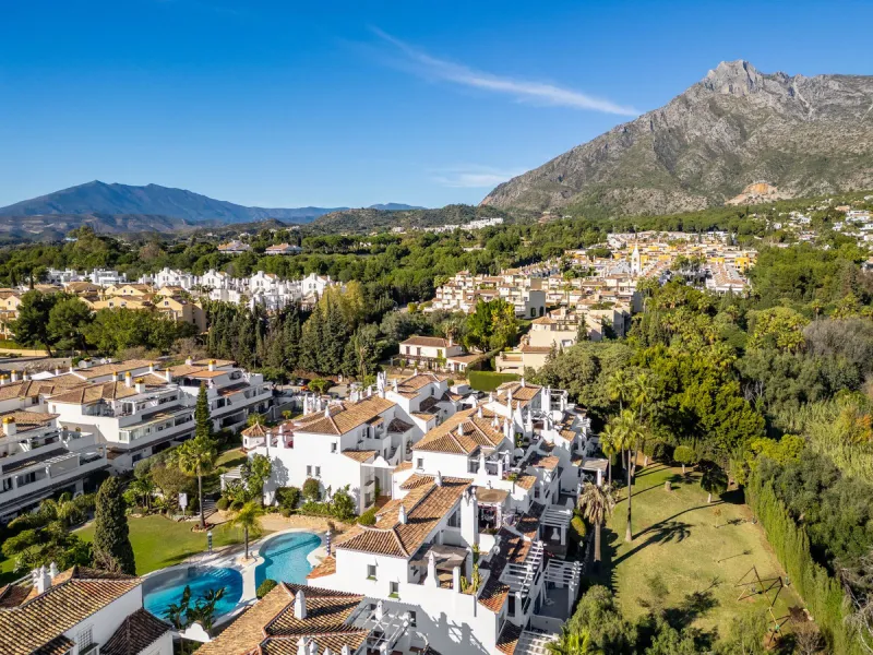 Located in the prestigious area of Nagüeles, Marbella, this elegant 3-bedroom, 3-bathroom duplex apartment occupies the first and second (top) floors of the sought-after Urb. Pueblo Bermejo, offering privacy, comfort, and an exceptional residential settin