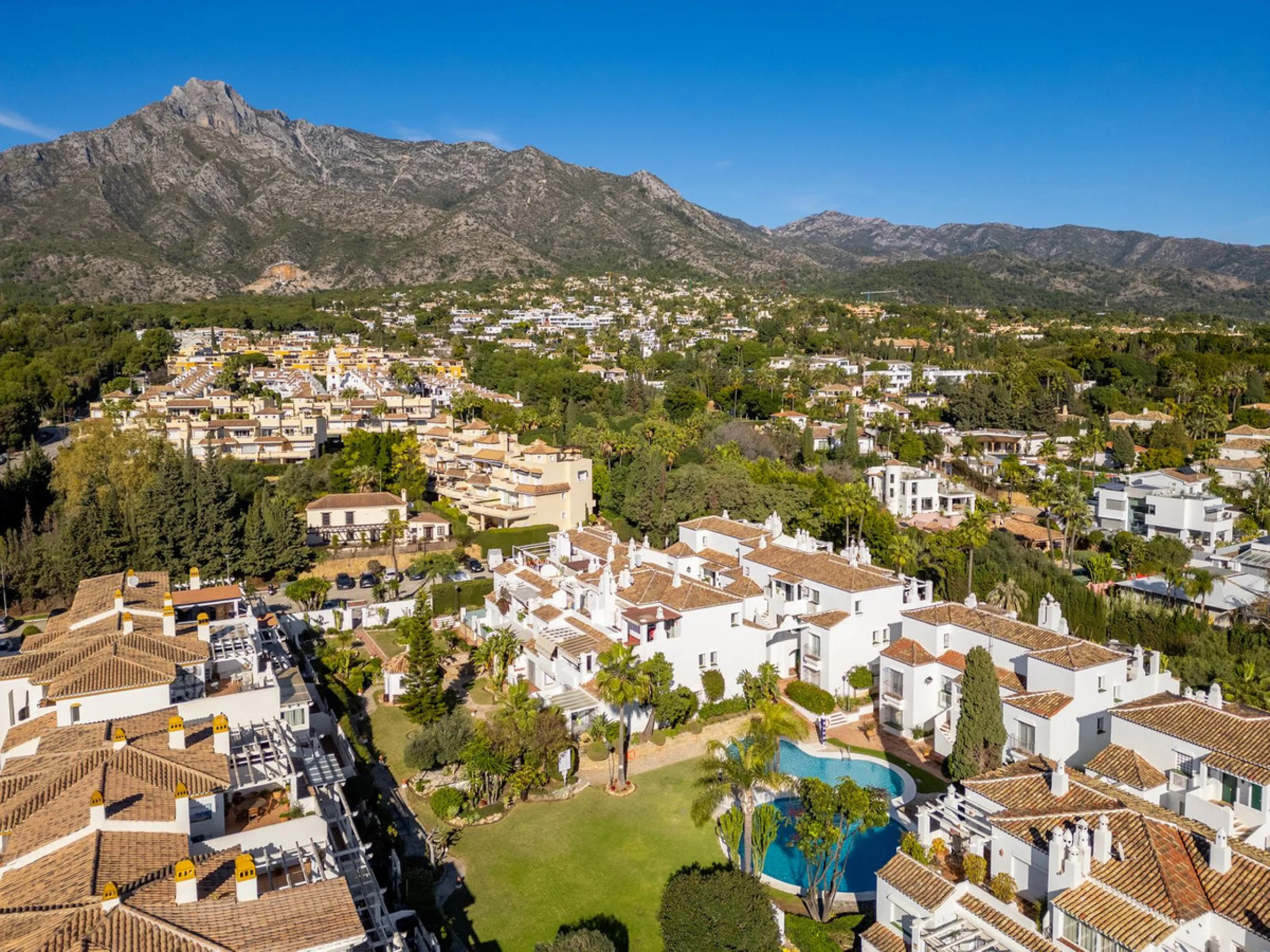 Located in the prestigious area of Nagüeles, Marbella, this elegant 3-bedroom, 3-bathroom duplex apartment occupies the first and second (top) floors of the sought-after Urb. Pueblo Bermejo, offering privacy, comfort, and an exceptional residential settin