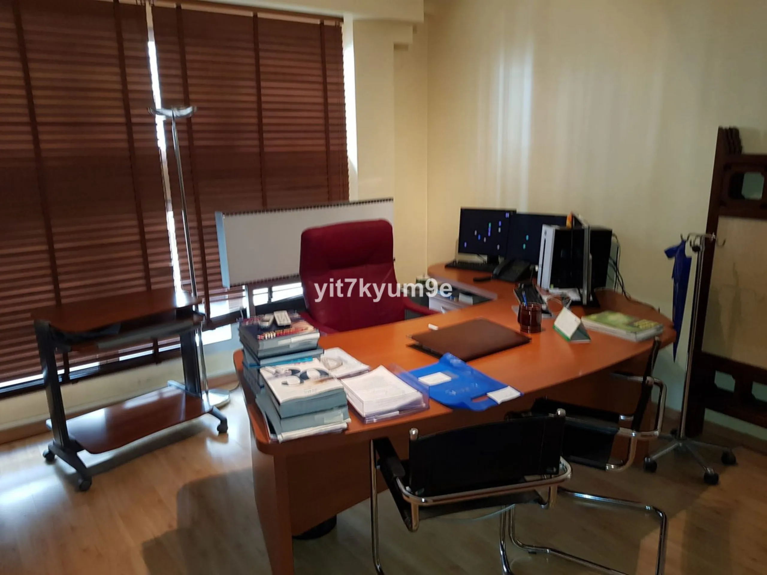 Commercial - Commercial Premises в продаже в Málaga, Málaga. Площадь дома 550 м²