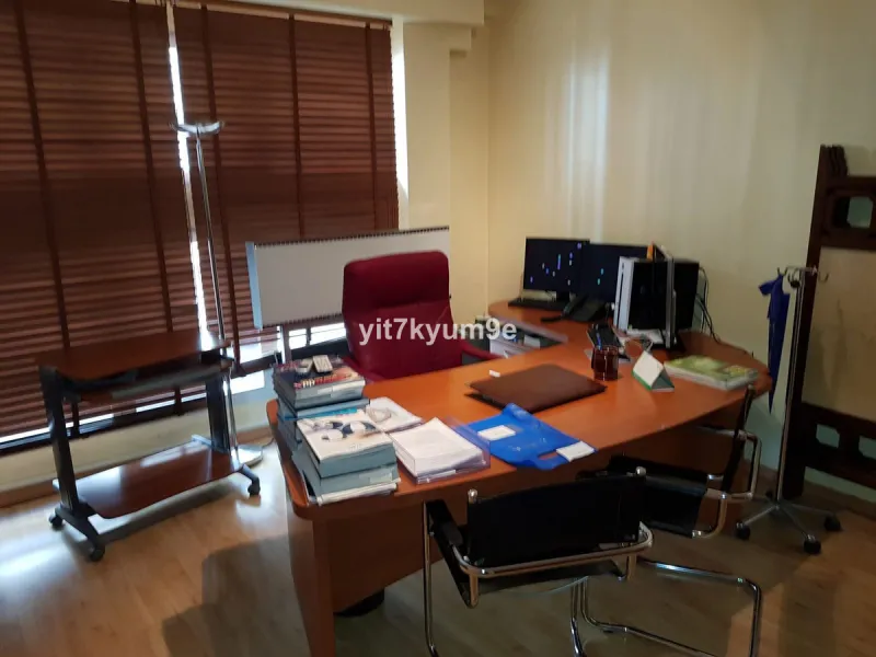 Commercial - Commercial Premises в продаже в Málaga, Málaga. Площадь дома 550 м²