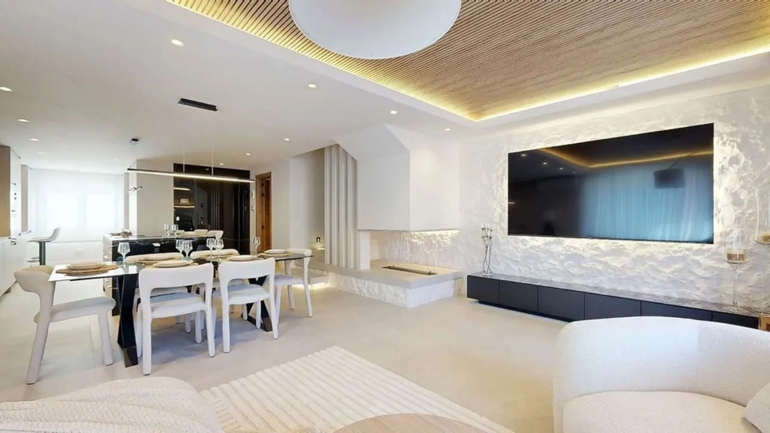 Exclusive Newly Renovated Semi-Detached Villa in Nueva Atalaya – Estepona
