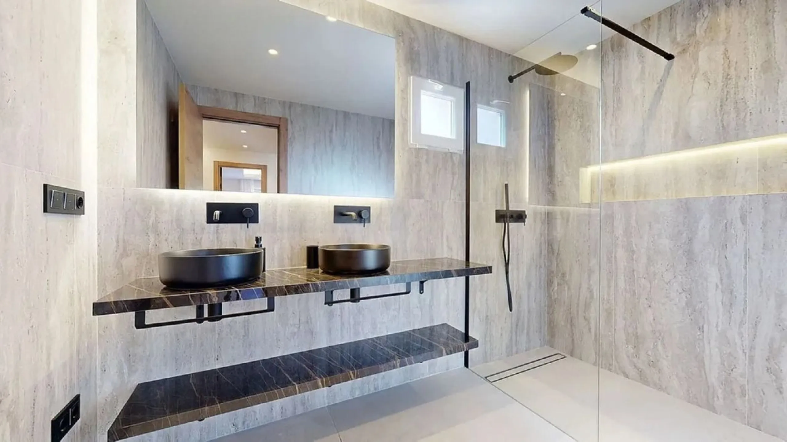 Exclusive Newly Renovated Semi-Detached Villa in Nueva Atalaya – Estepona