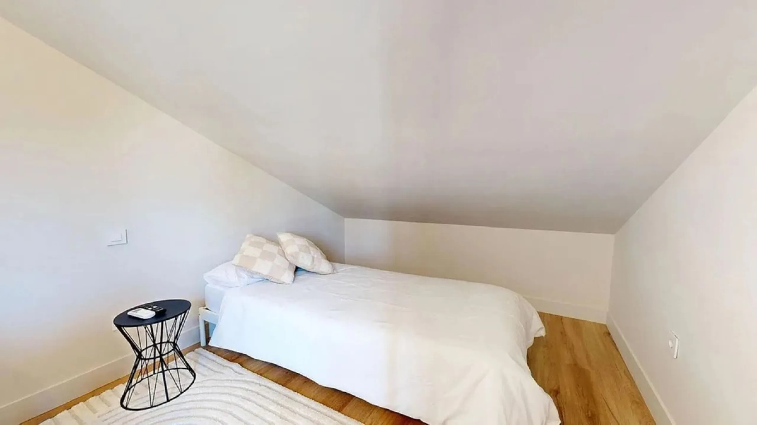 Exclusive Newly Renovated Semi-Detached Villa in Nueva Atalaya – Estepona