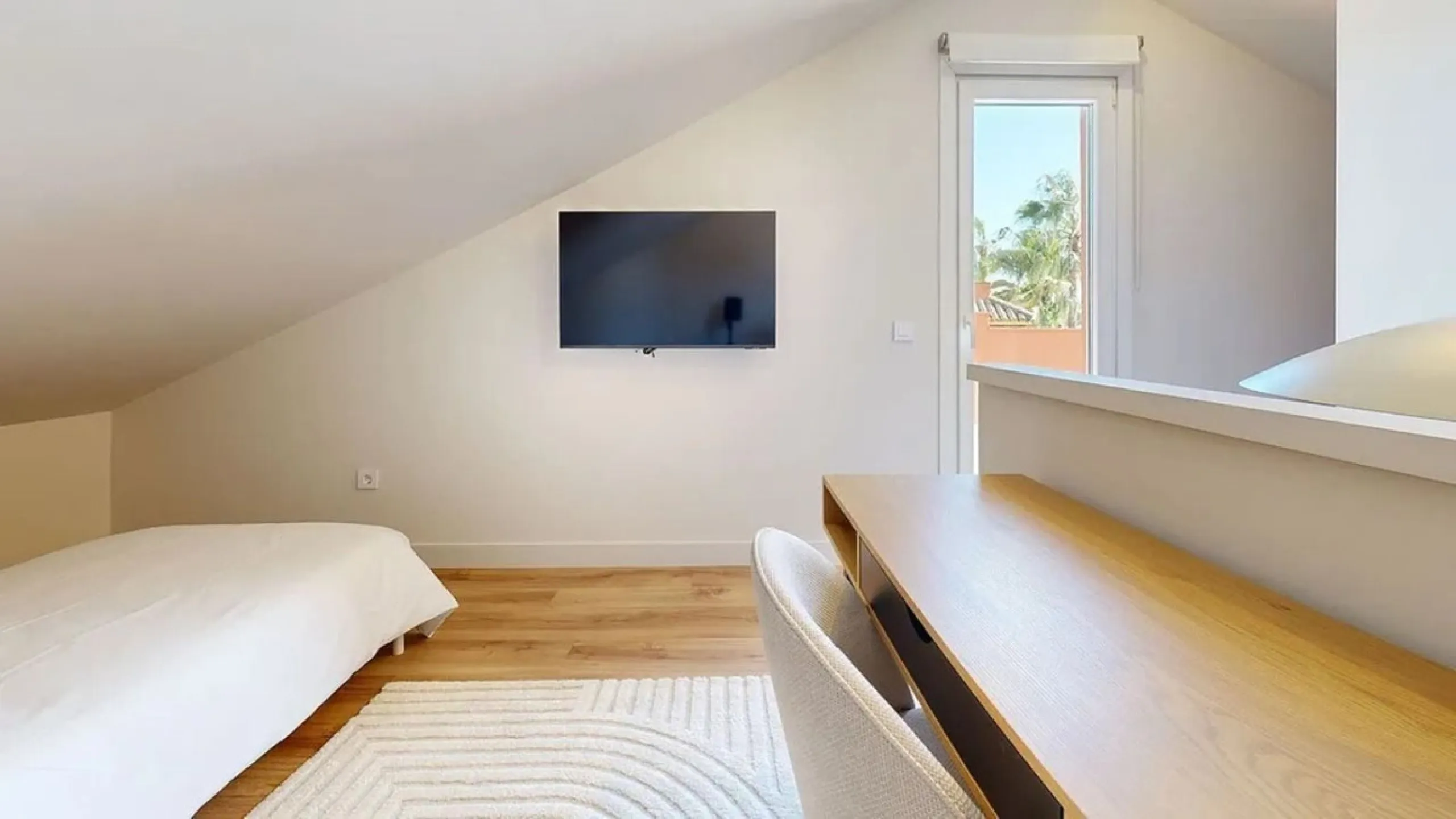 Exclusive Newly Renovated Semi-Detached Villa in Nueva Atalaya – Estepona