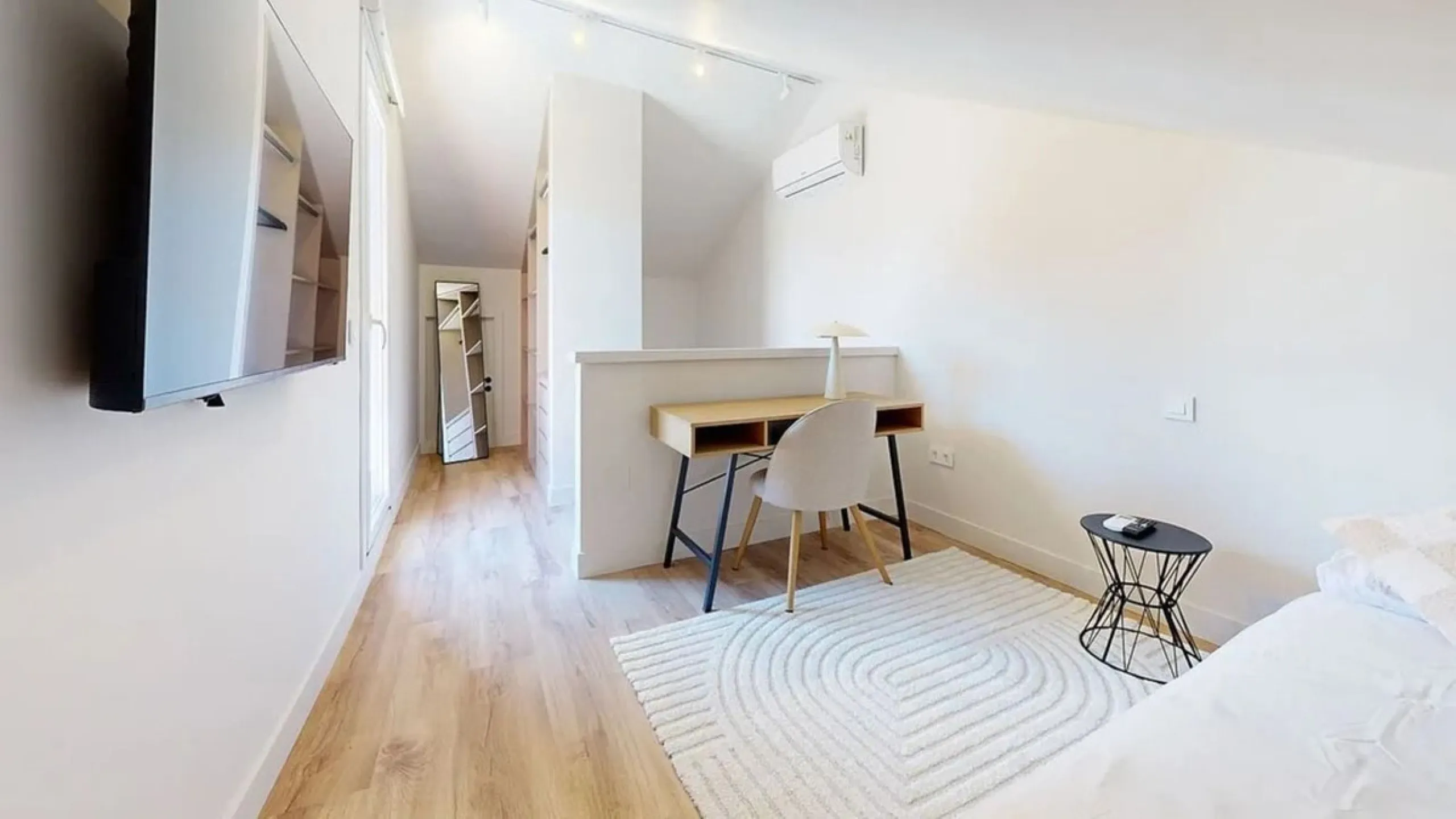 Exclusive Newly Renovated Semi-Detached Villa in Nueva Atalaya – Estepona