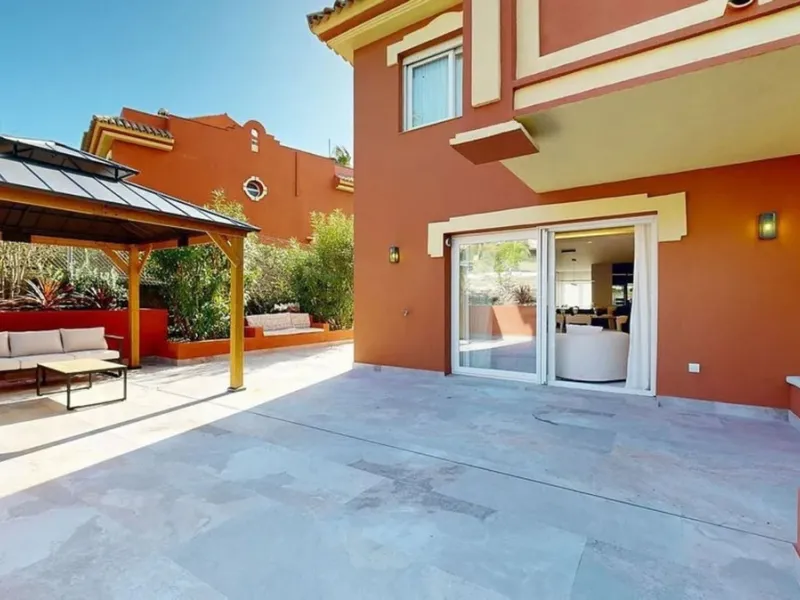 Exclusive Newly Renovated Semi-Detached Villa in Nueva Atalaya – Estepona