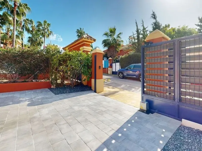 Exclusive Newly Renovated Semi-Detached Villa in Nueva Atalaya – Estepona