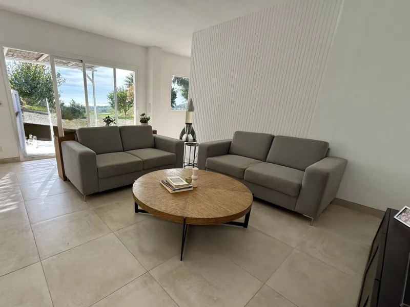 House - Finca - Cortijo в продаже в Estepona, Málaga. В доме 3 спален и 3 ванных комнат. Площадь дома 165 м². Площадь участка 4428 м²