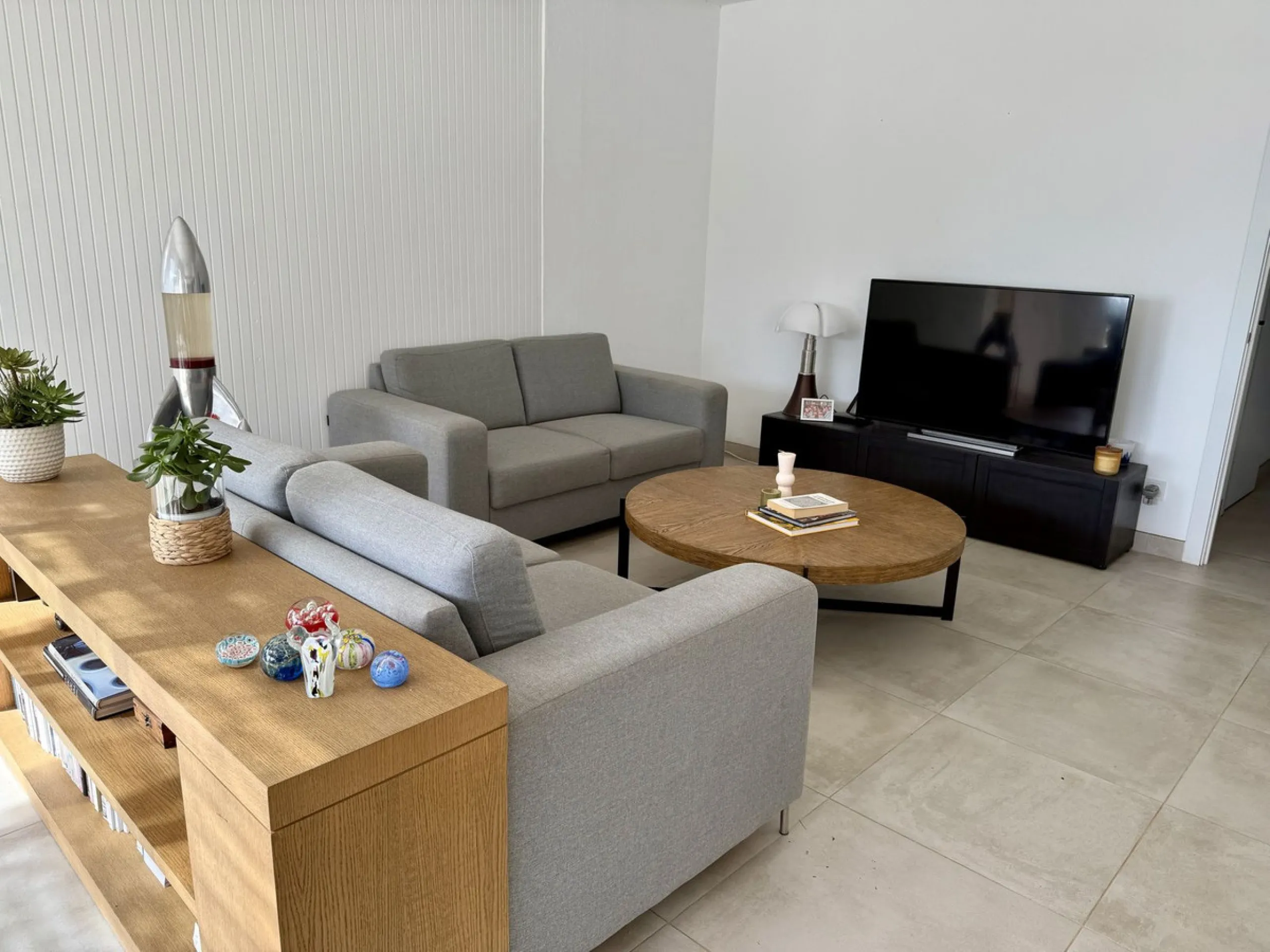 House - Finca - Cortijo в продаже в Estepona, Málaga. В доме 3 спален и 3 ванных комнат. Площадь дома 165 м². Площадь участка 4428 м²