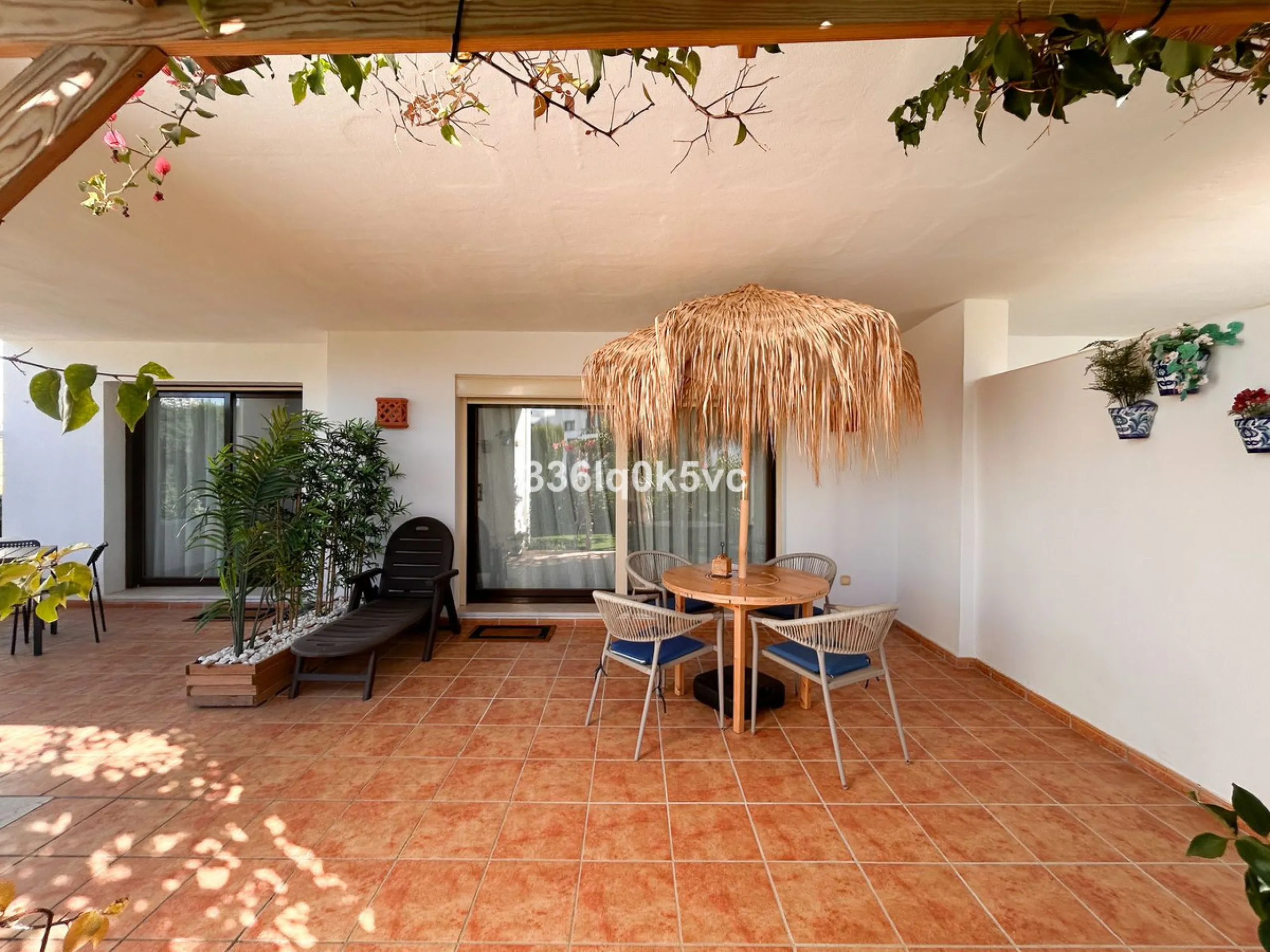 Apartment - Ground Floor Apartment в продаже в Casares, Málaga. В доме 2 спален и 2 ванных комнат. Площадь дома 90 м²