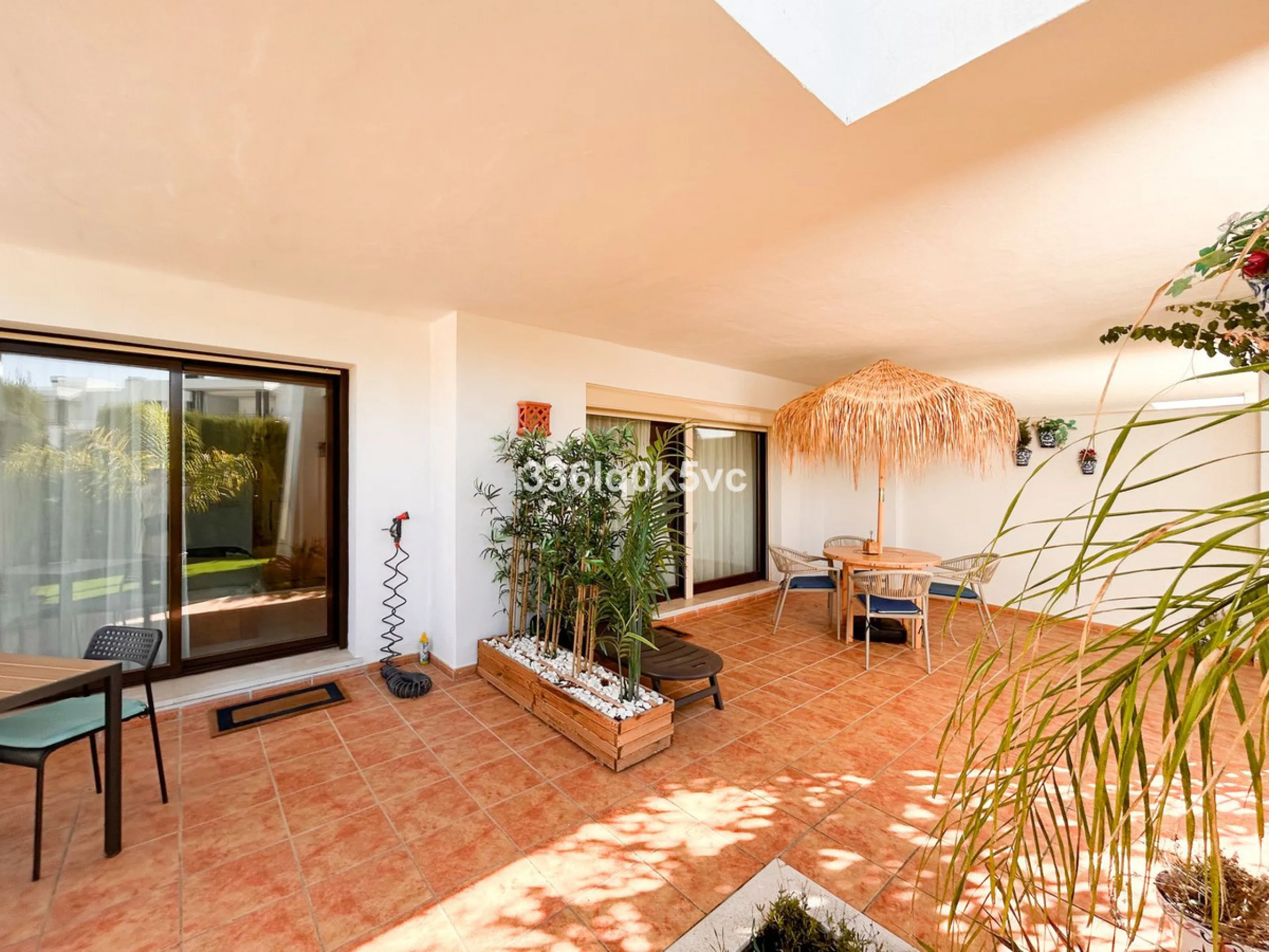 Apartment - Ground Floor Apartment в продаже в Casares, Málaga. В доме 2 спален и 2 ванных комнат. Площадь дома 90 м²