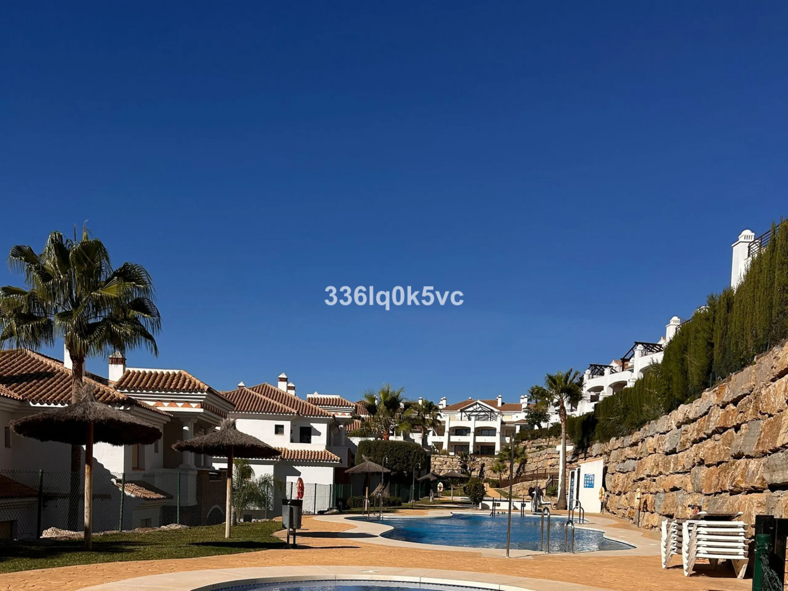 Apartment - Ground Floor Apartment в продаже в Casares, Málaga. В доме 2 спален и 2 ванных комнат. Площадь дома 90 м²