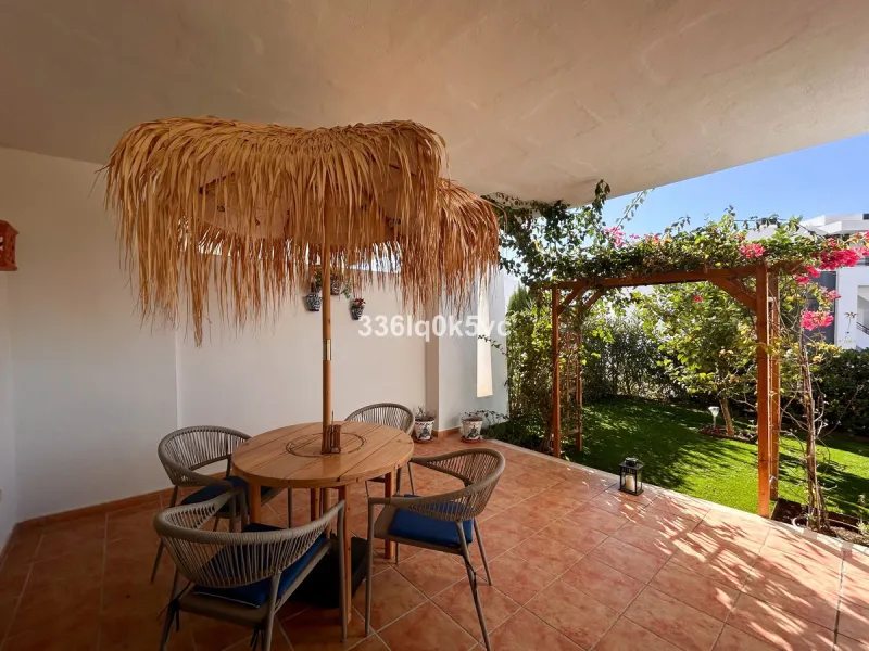 Apartment - Ground Floor Apartment в продаже в Casares, Málaga. В доме 2 спален и 2 ванных комнат. Площадь дома 90 м²