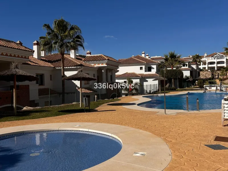 Apartment - Ground Floor Apartment в продаже в Casares, Málaga. В доме 2 спален и 2 ванных комнат. Площадь дома 90 м²