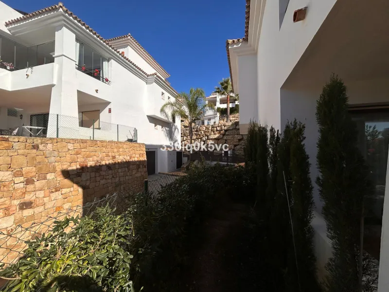 Apartment - Ground Floor Apartment в продаже в Casares, Málaga. В доме 2 спален и 2 ванных комнат. Площадь дома 90 м²