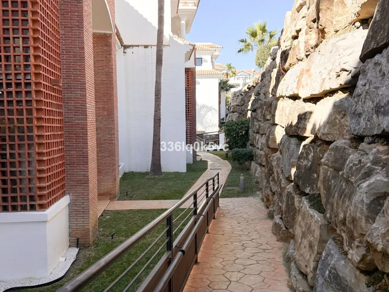 Apartment - Ground Floor Apartment в продаже в Casares, Málaga. В доме 2 спален и 2 ванных комнат. Площадь дома 90 м²