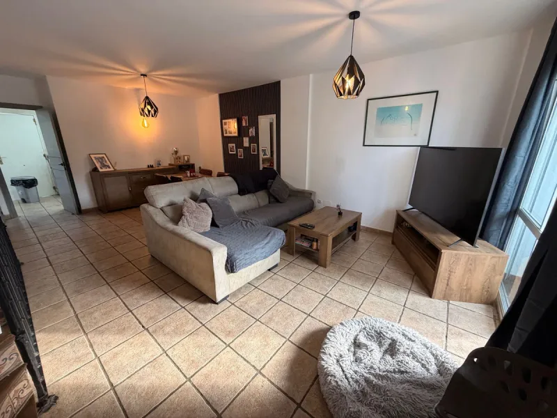 Spacious Townhouse with Separate Apartment in Calahonda