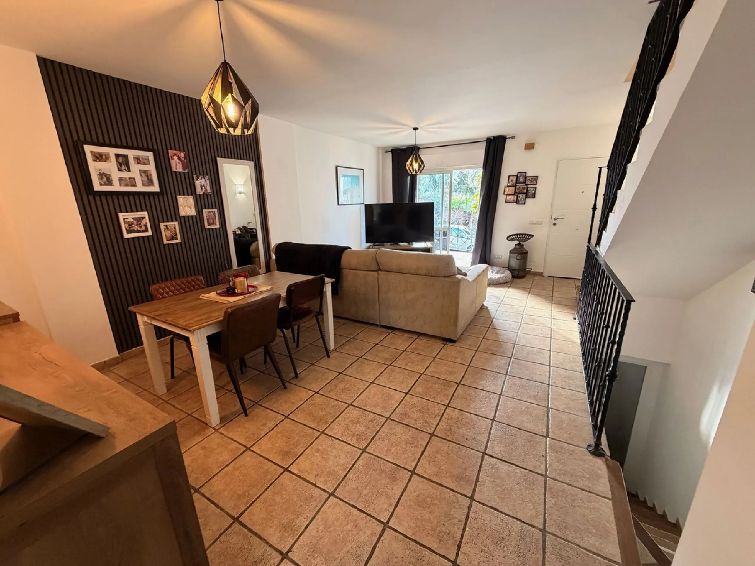 Spacious Townhouse with Separate Apartment in Calahonda