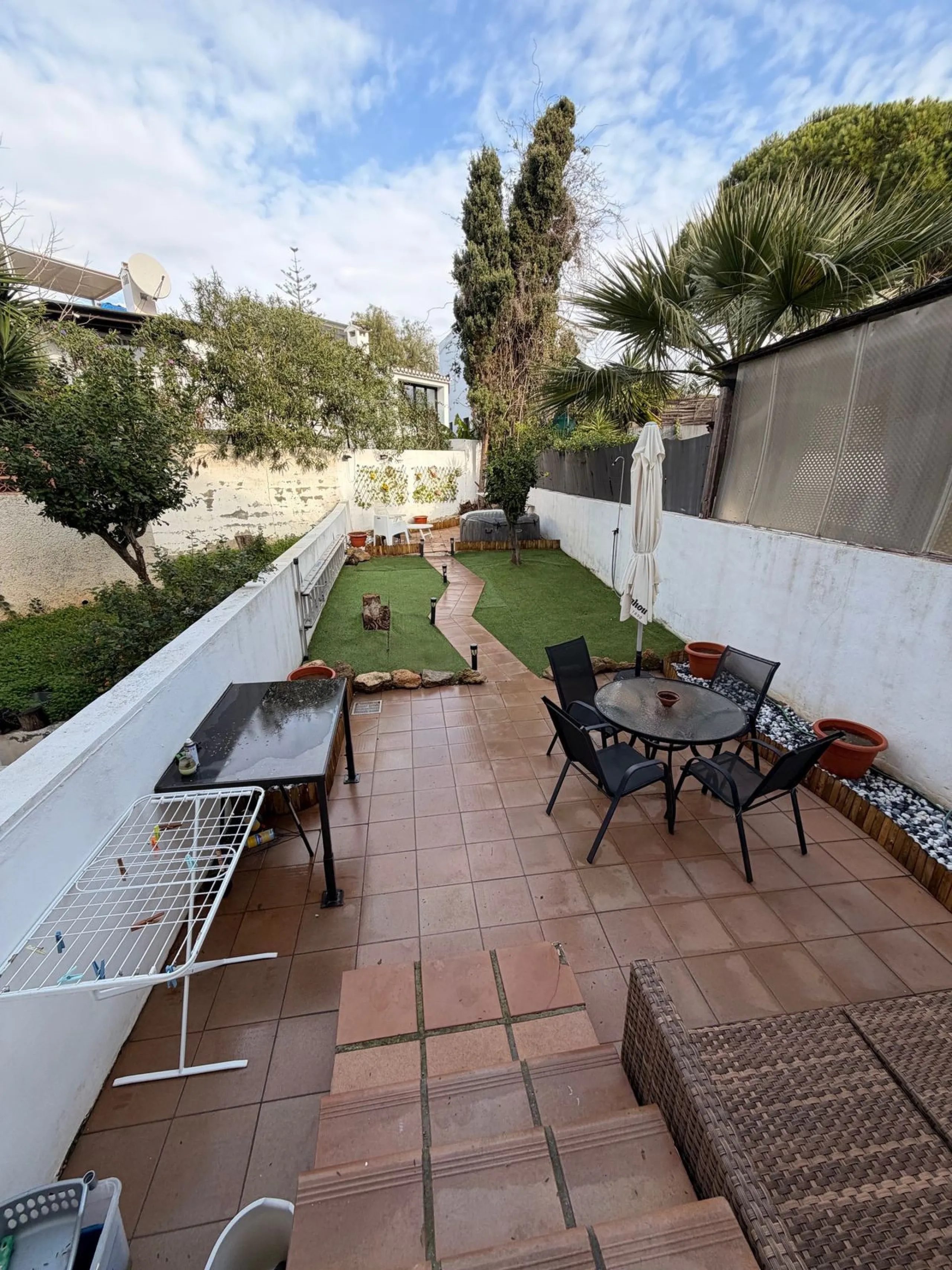 Spacious Townhouse with Separate Apartment in Calahonda
