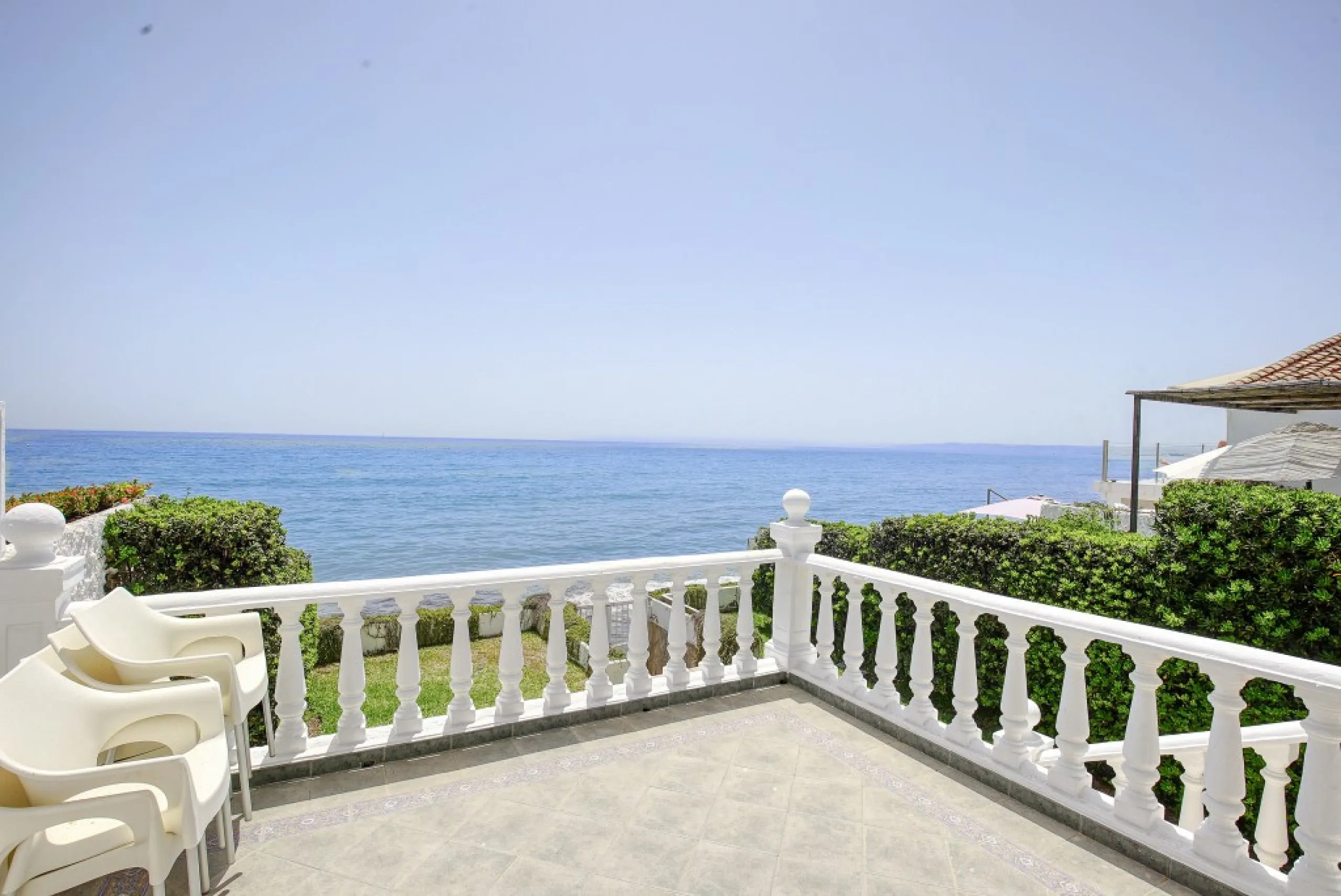 RARE OPORTUNITY!  Frontline with direct access to the beach - walking distance to Estepona Old town and easy transport links.