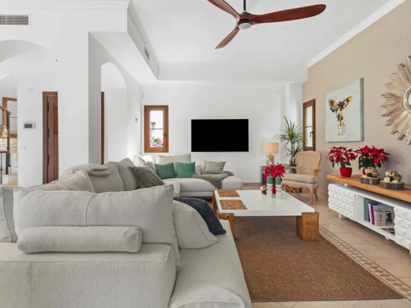 Superb opportunity to acquire this stunning Andalusian-style 4-bedroom detached villa, with private pool on the ever-sought-after New Golden Mile in Estepona. This property offers luxury living and convenience in a serene residential area, right on the do
