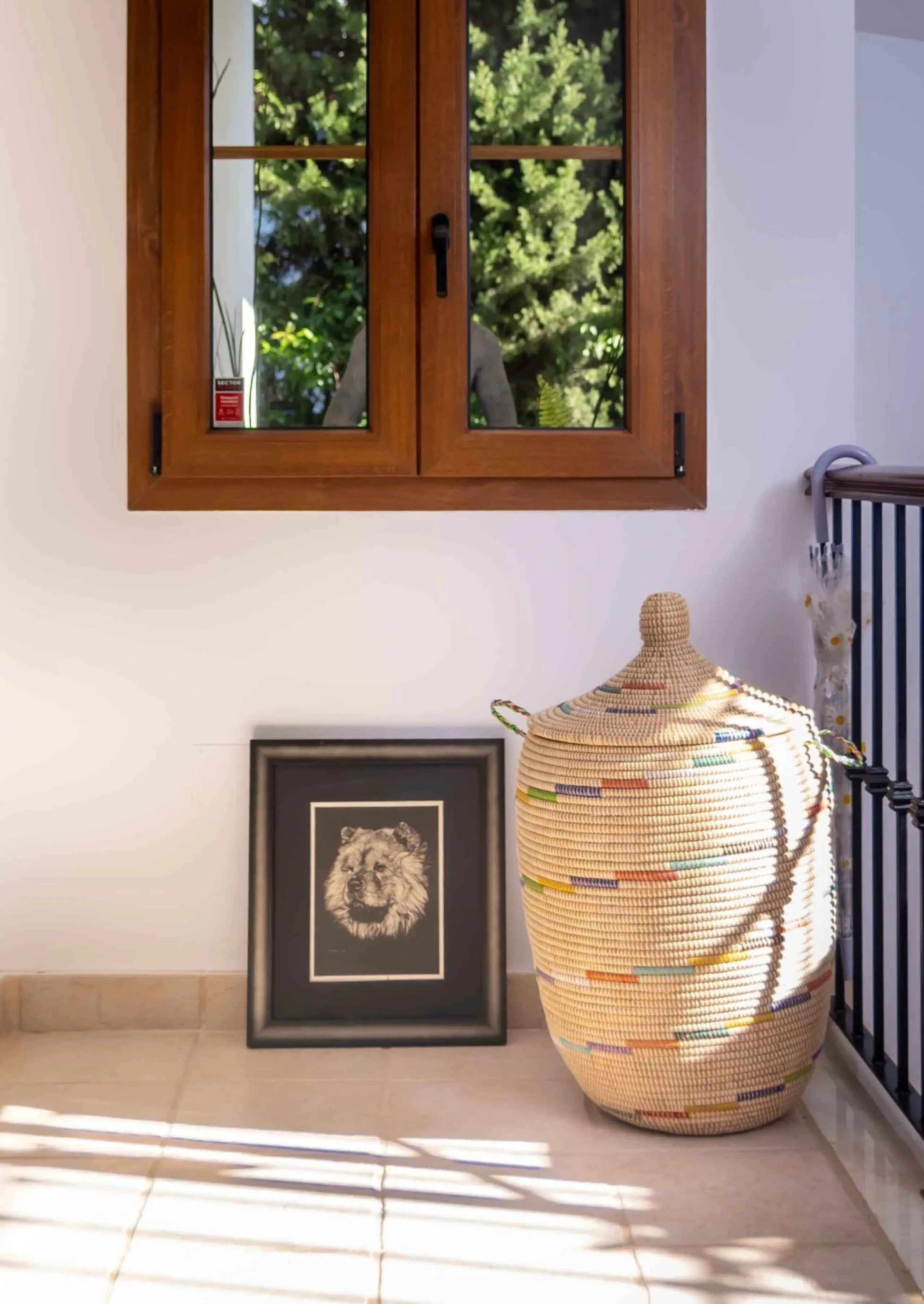 Superb opportunity to acquire this stunning Andalusian-style 4-bedroom detached villa, with private pool on the ever-sought-after New Golden Mile in Estepona. This property offers luxury living and convenience in a serene residential area, right on the do