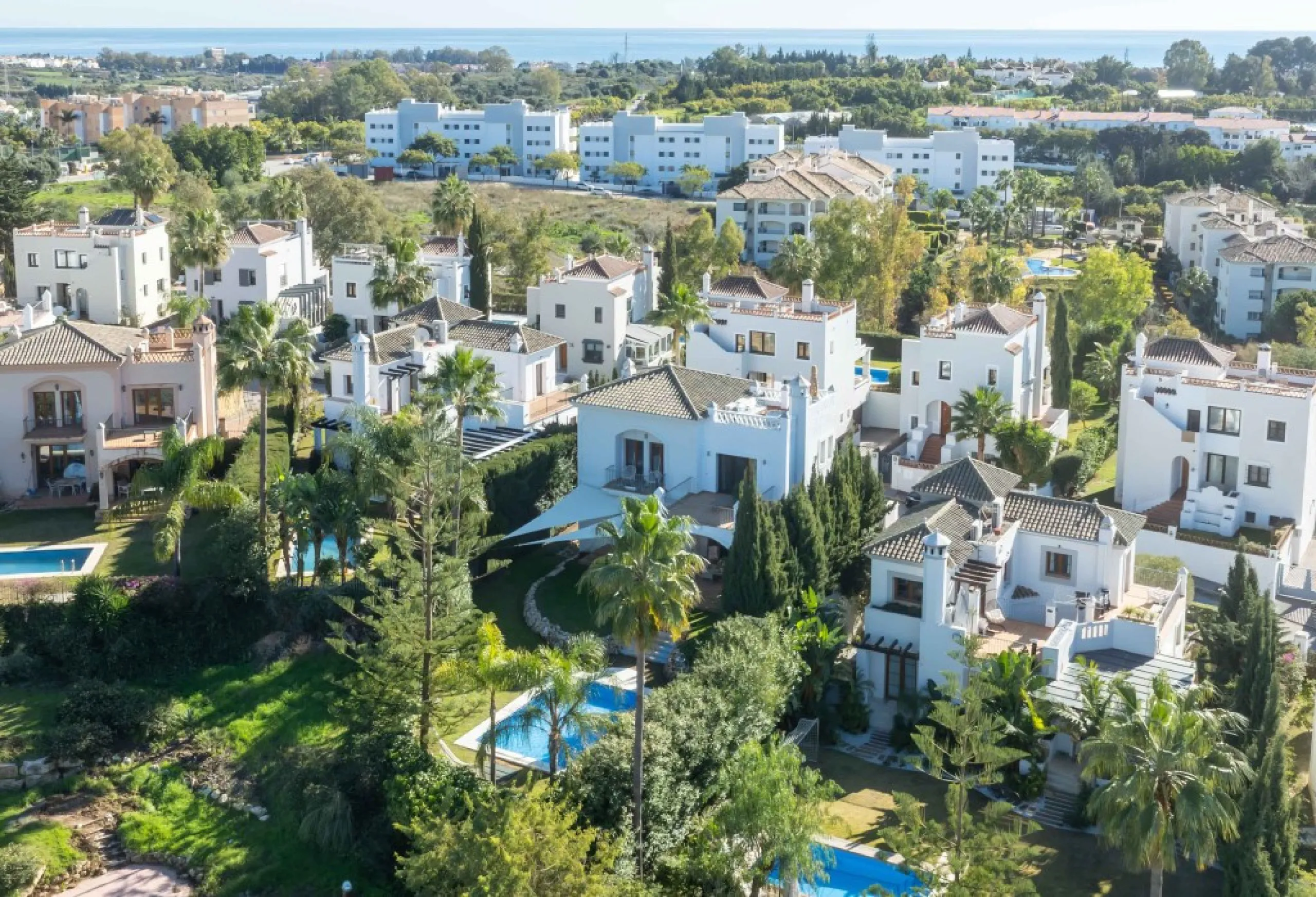 Superb opportunity to acquire this stunning Andalusian-style 4-bedroom detached villa, with private pool on the ever-sought-after New Golden Mile in Estepona. This property offers luxury living and convenience in a serene residential area, right on the do