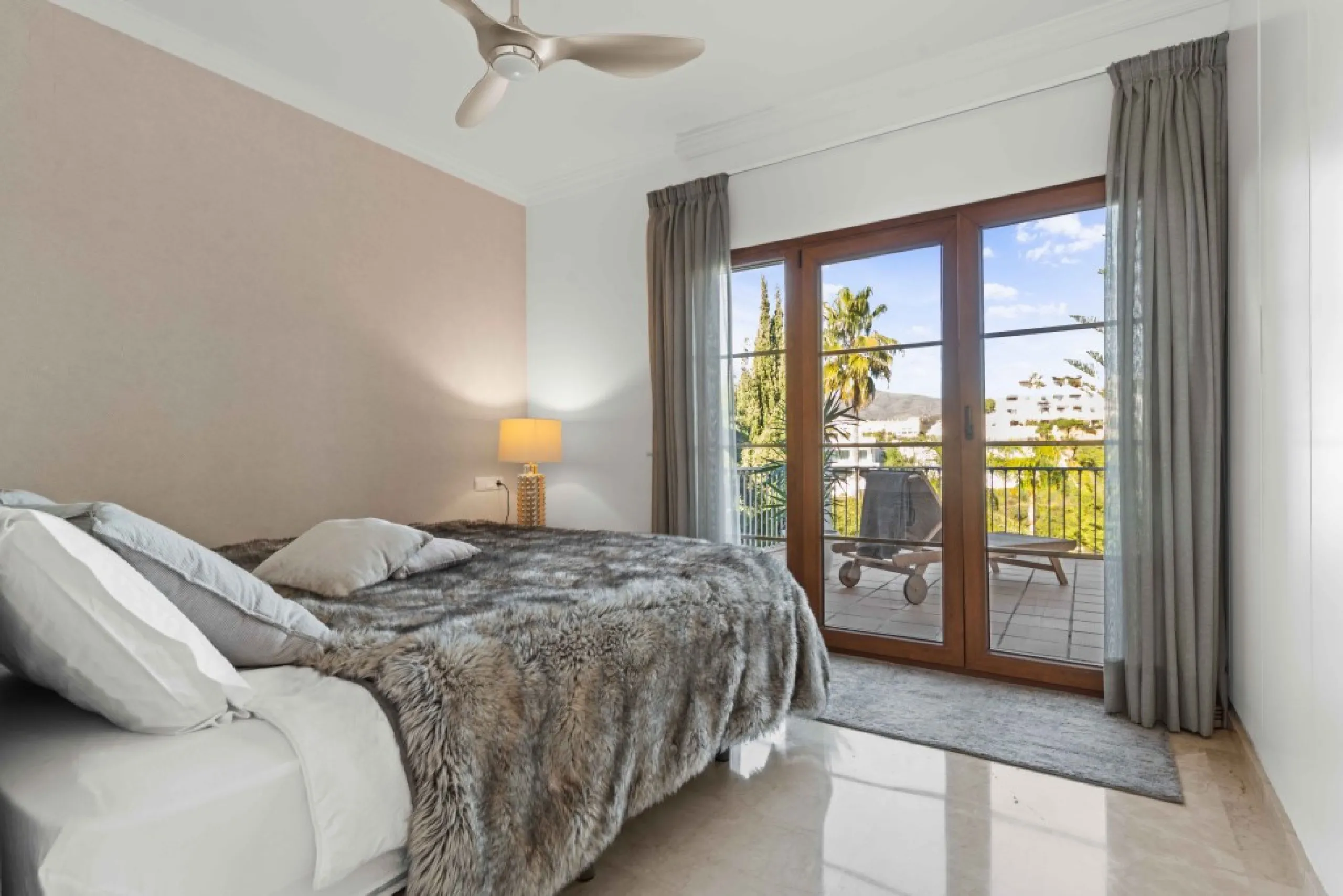 Superb opportunity to acquire this stunning Andalusian-style 4-bedroom detached villa, with private pool on the ever-sought-after New Golden Mile in Estepona. This property offers luxury living and convenience in a serene residential area, right on the do