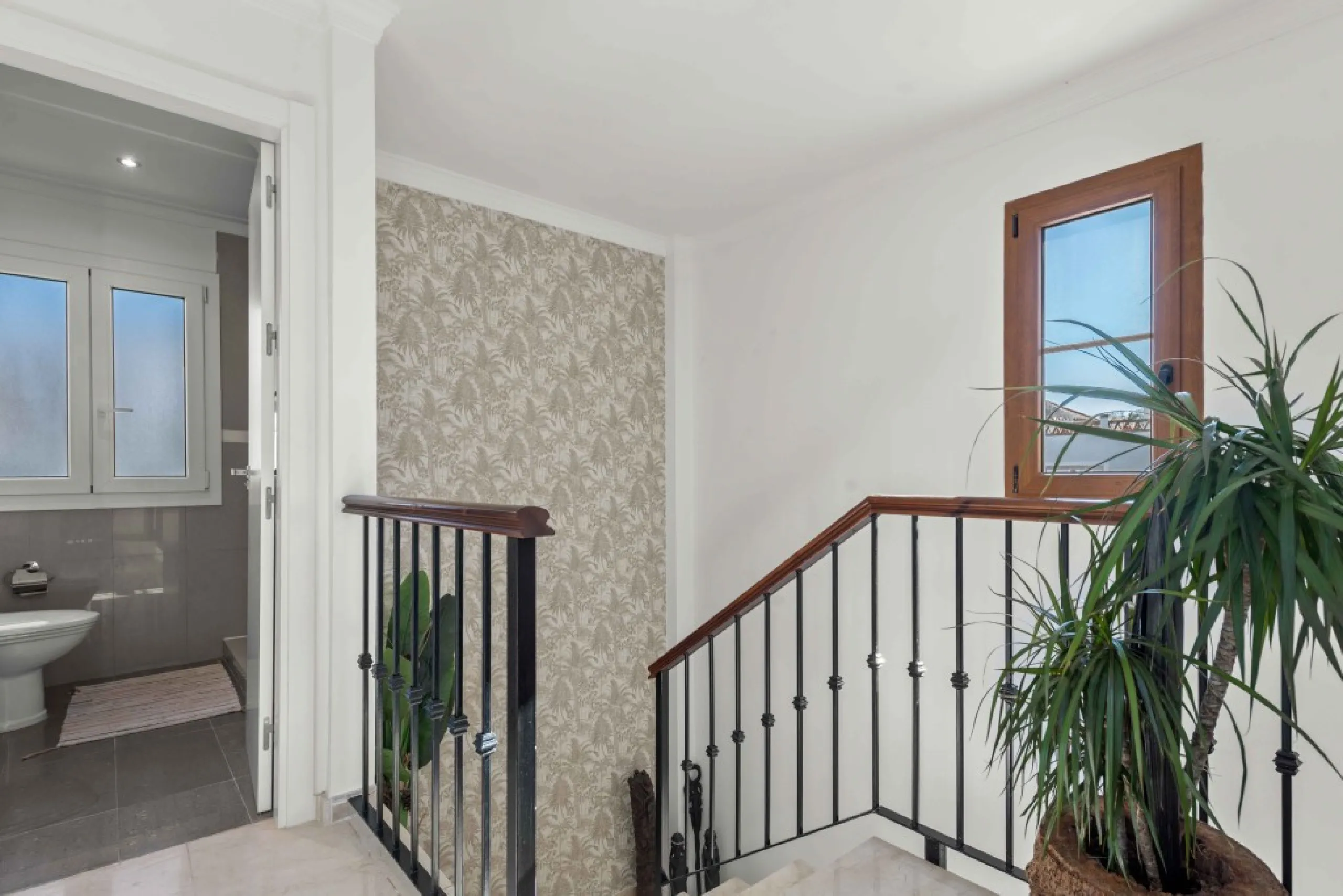 Superb opportunity to acquire this stunning Andalusian-style 4-bedroom detached villa, with private pool on the ever-sought-after New Golden Mile in Estepona. This property offers luxury living and convenience in a serene residential area, right on the do