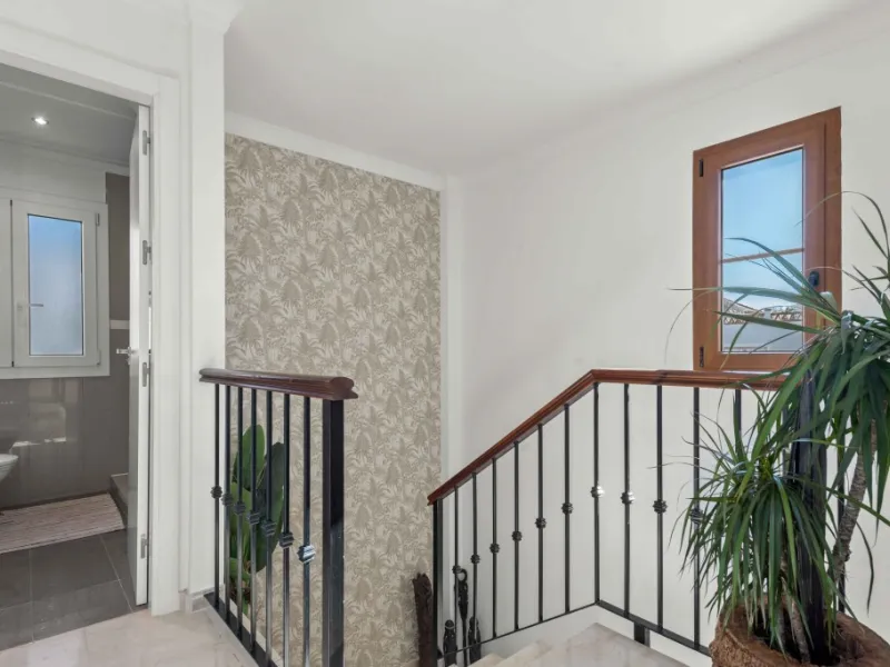 Superb opportunity to acquire this stunning Andalusian-style 4-bedroom detached villa, with private pool on the ever-sought-after New Golden Mile in Estepona. This property offers luxury living and convenience in a serene residential area, right on the do