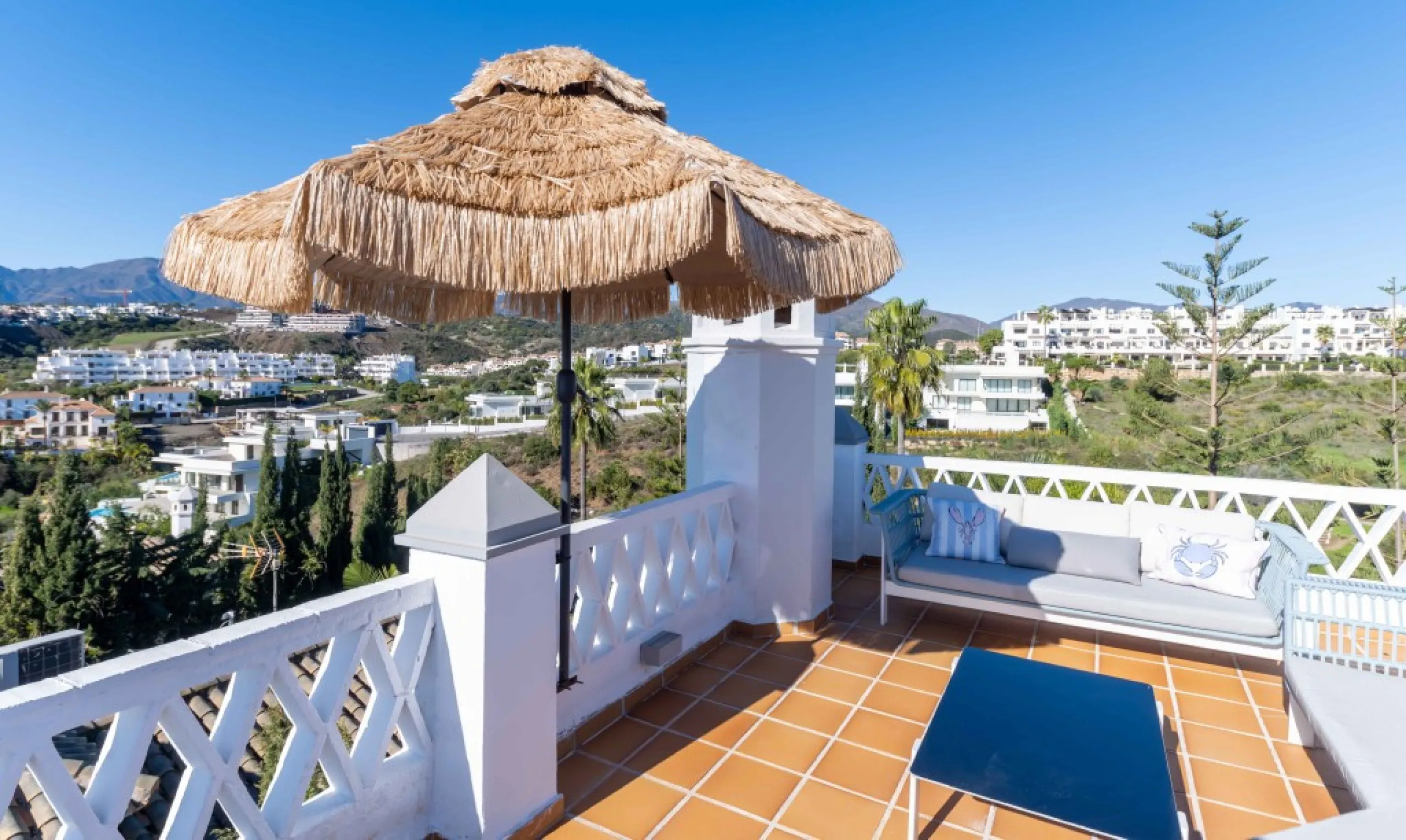 Superb opportunity to acquire this stunning Andalusian-style 4-bedroom detached villa, with private pool on the ever-sought-after New Golden Mile in Estepona. This property offers luxury living and convenience in a serene residential area, right on the do
