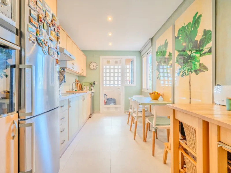 This elegant apartment is located in an exclusive gated residential complex surrounded by nature, offering complete tranquility and privacy. The complex has few properties and is monitored by security cameras at all times.