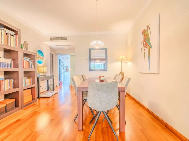 This elegant apartment is located in an exclusive gated residential complex surrounded by nature, offering complete tranquility and privacy. The complex has few properties and is monitored by security cameras at all times.