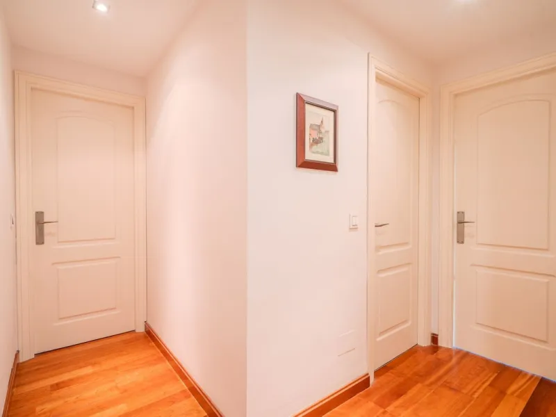 This elegant apartment is located in an exclusive gated residential complex surrounded by nature, offering complete tranquility and privacy. The complex has few properties and is monitored by security cameras at all times.