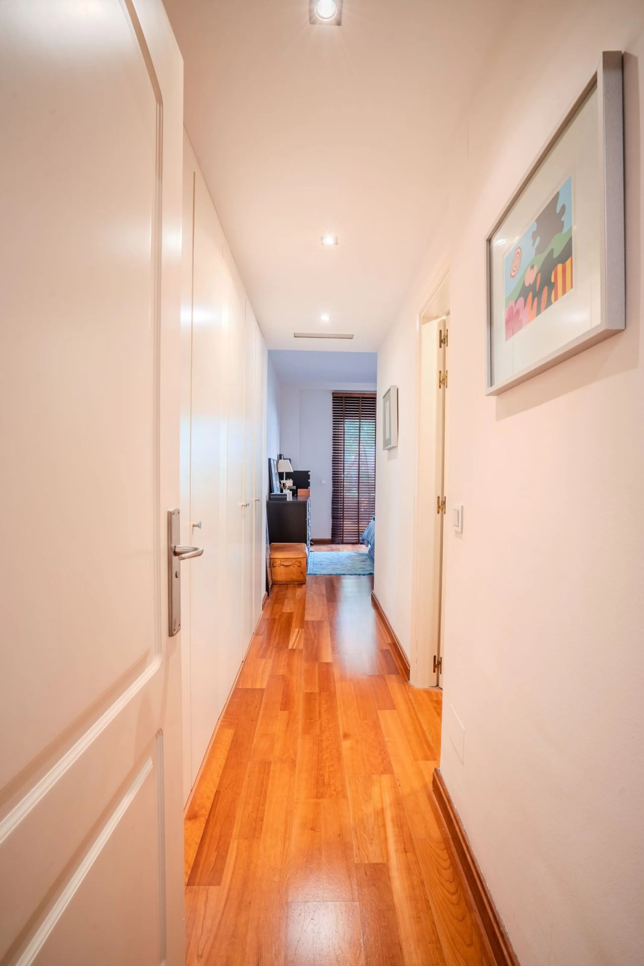 This elegant apartment is located in an exclusive gated residential complex surrounded by nature, offering complete tranquility and privacy. The complex has few properties and is monitored by security cameras at all times.