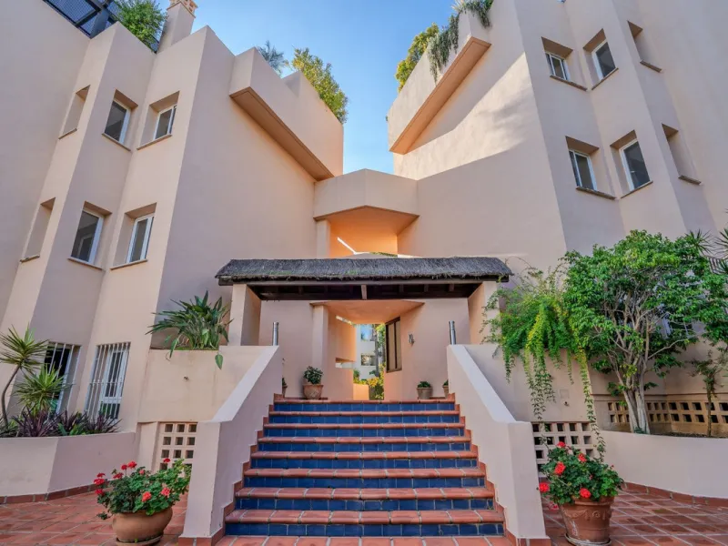This elegant apartment is located in an exclusive gated residential complex surrounded by nature, offering complete tranquility and privacy. The complex has few properties and is monitored by security cameras at all times.