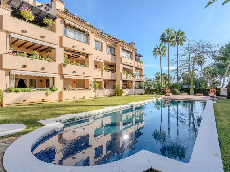 This elegant apartment is located in an exclusive gated residential complex surrounded by nature, offering complete tranquility and privacy. The complex has few properties and is monitored by security cameras at all times.