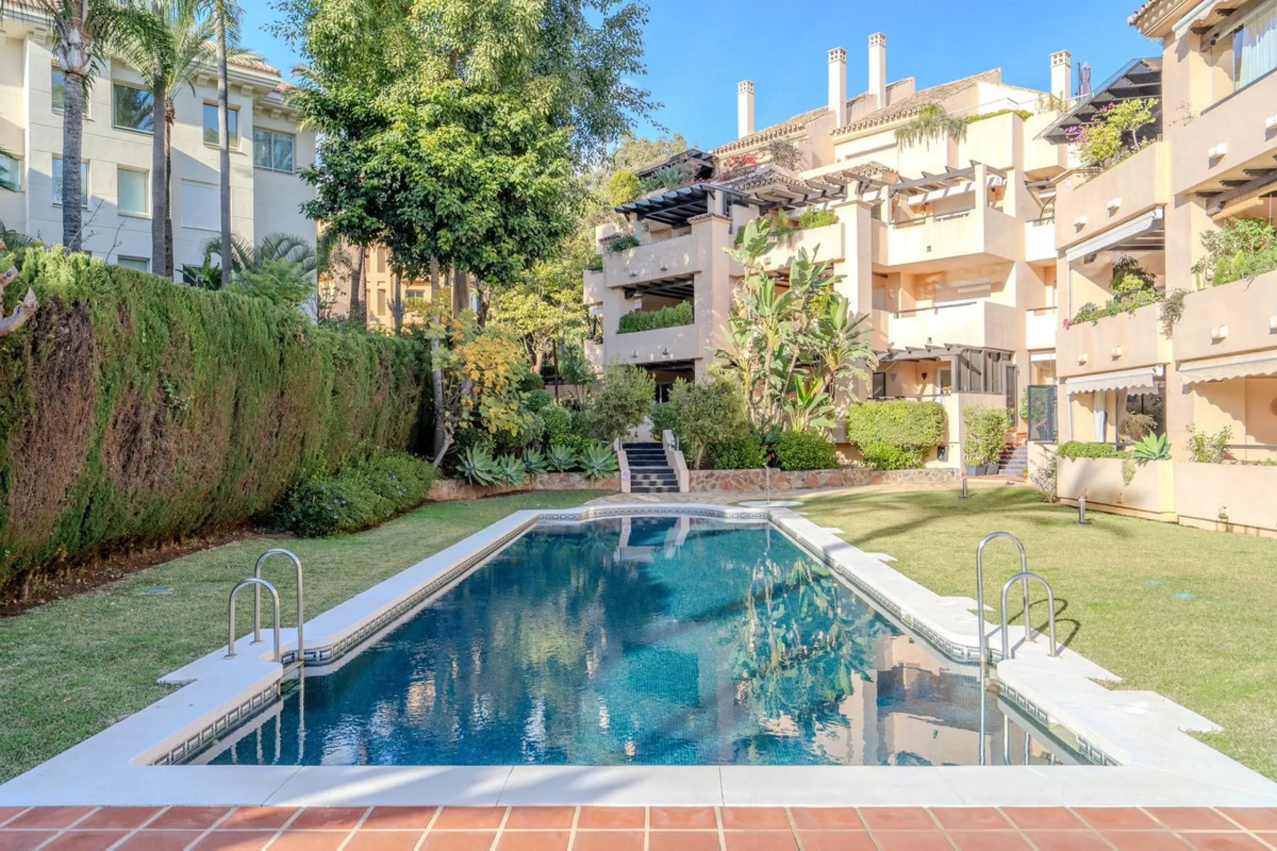 This elegant apartment is located in an exclusive gated residential complex surrounded by nature, offering complete tranquility and privacy. The complex has few properties and is monitored by security cameras at all times.