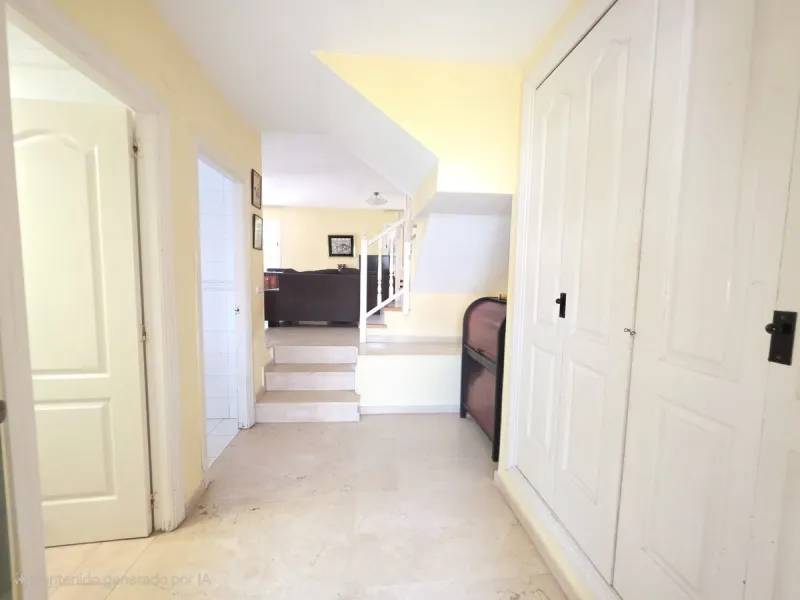 House - Townhouse в продаже в Casares, Málaga. В доме 3 спален и 3 ванных комнат. Площадь дома 262 м²