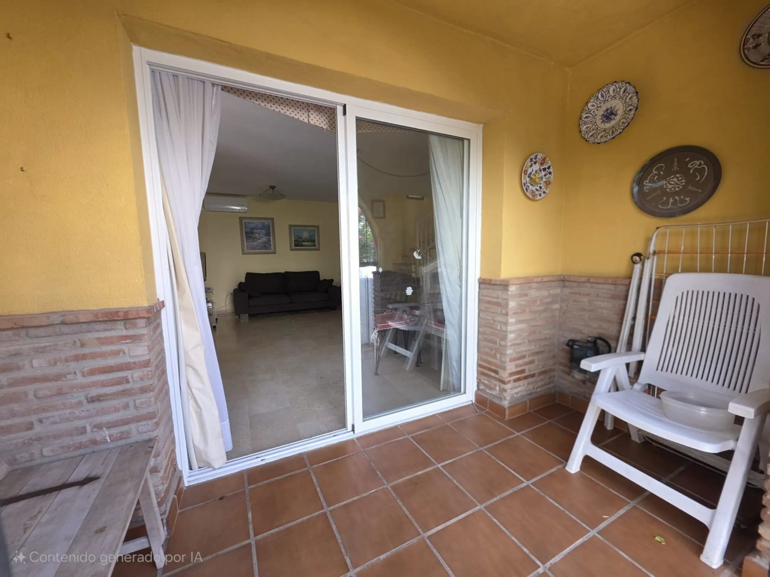 House - Townhouse в продаже в Casares, Málaga. В доме 3 спален и 3 ванных комнат. Площадь дома 262 м²